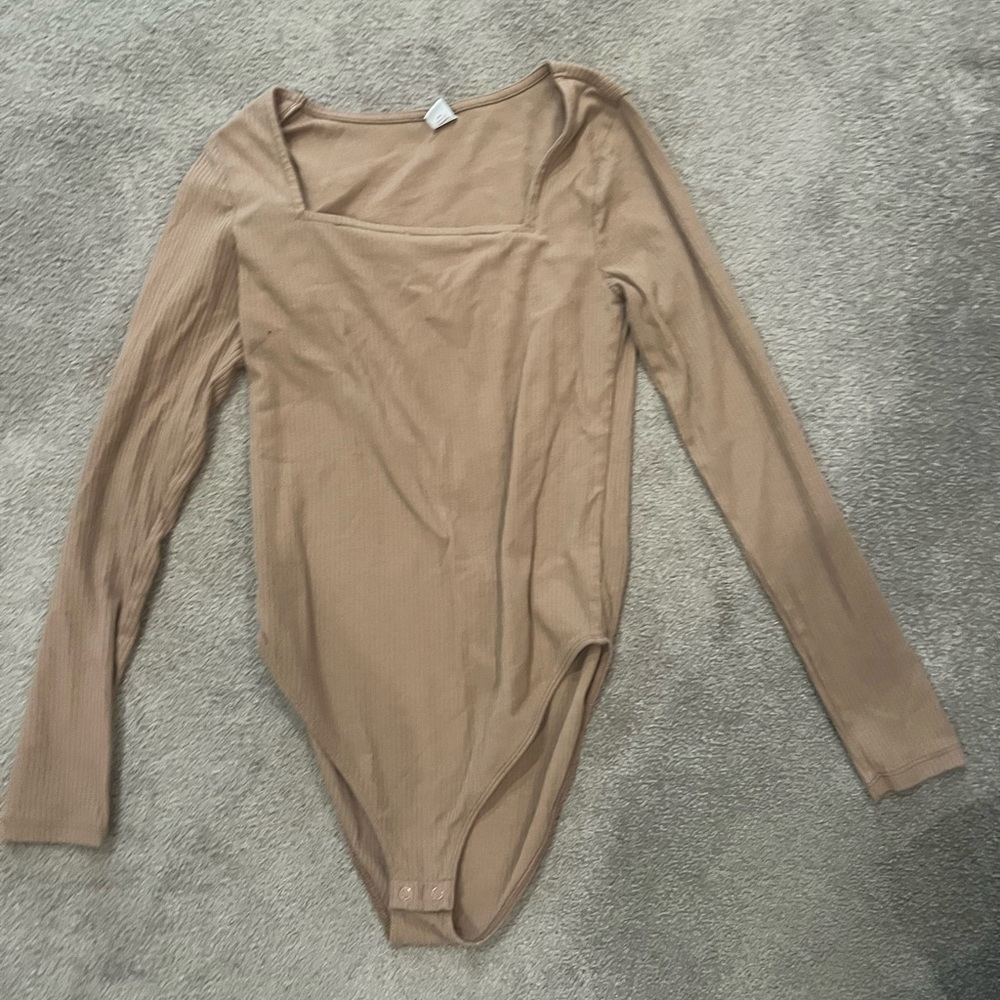 Square neck brown body suit, ribbed material